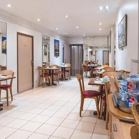 Ours Blanc - Place Victor Hugo 2*