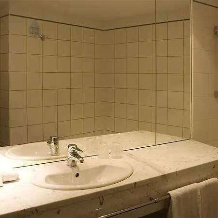 Ours Blanc - Place Victor Hugo Ξενοδοχείο 2*