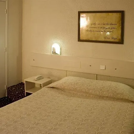 Ours Blanc - Place Victor Hugo 2* Τουλούζη